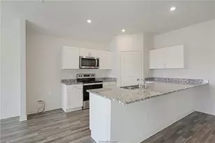 5517 Fox Blf Dr, Bryan, TX 77807 - Photo 3