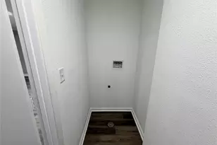 306 Oak Dr, Lake Jackson, TX 77566 - Photo 17