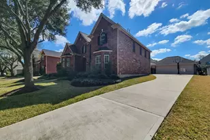 56 Amberstone Dr, Sugar Land, TX 77479 - Photo 3