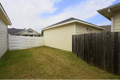 11915 Sanspereil Drive, Houston, TX 77047 - Photo 13