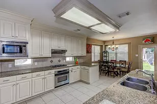 11114 Sherwood Garden Dr, Houston, TX 77043 - Photo 7