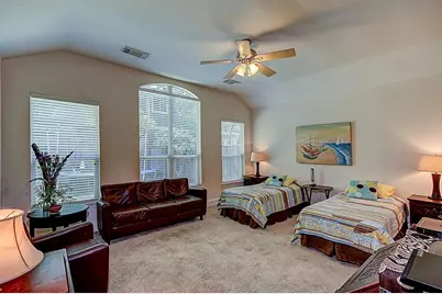 11114 Sherwood Garden Drive, Houston, TX 77043 - Photo 13