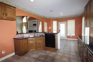 1410 Caine Hill Ct, League City, TX 77573 - Photo 5