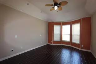 1410 Caine Hill Ct, League City, TX 77573 - Photo 9