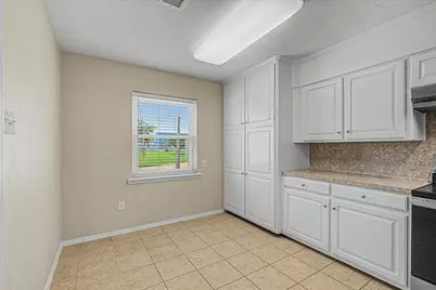 827 Pickney Avenue, Port Bolivar, TX 77650 - Photo 17
