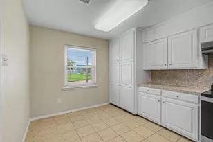827 Pickney Ave, Port Bolivar, TX 77650 - Photo 17