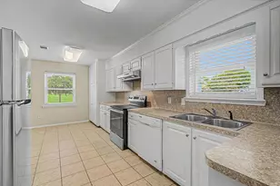 827 Pickney Ave, Port Bolivar, TX 77650 - Photo 13