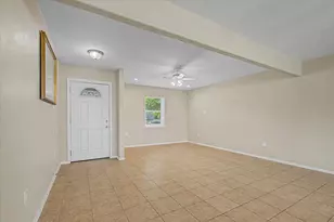 827 Pickney Ave, Port Bolivar, TX 77650 - Photo 5