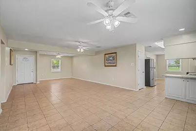 827 Pickney Avenue, Port Bolivar, TX 77650 - Photo 11