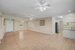 827 Pickney Ave, Port Bolivar, TX 77650 - Photo 11
