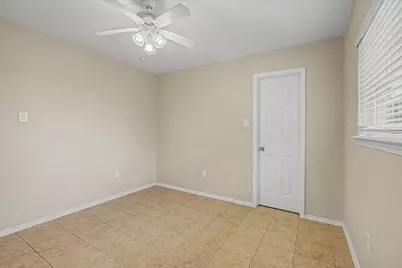 827 Pickney Avenue, Port Bolivar, TX 77650 - Photo 29