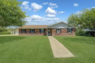 827 Pickney Ave, Port Bolivar, TX 77650 - Photo 1