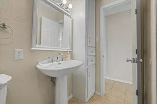 827 Pickney Ave, Port Bolivar, TX 77650 - Photo 27