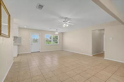 827 Pickney Avenue, Port Bolivar, TX 77650 - Photo 9
