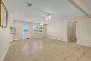 827 Pickney Ave, Port Bolivar, TX 77650 - Photo 9