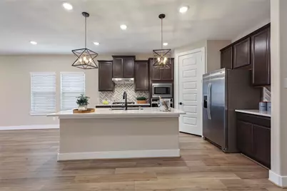 2013 Woodland Pine Court, The Woodlands, TX 77384 - Photo 3