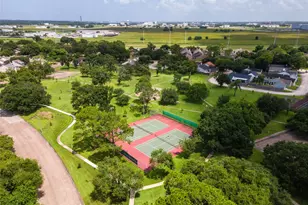 2106 Gemini St, Houston, TX 77058 - Photo 37