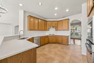 8126 Buffalo Springs Ct, Sugar Land, TX 77479 - Photo 9