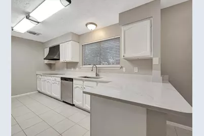 2312 Meade Court, League City, TX 77573 - Photo 9