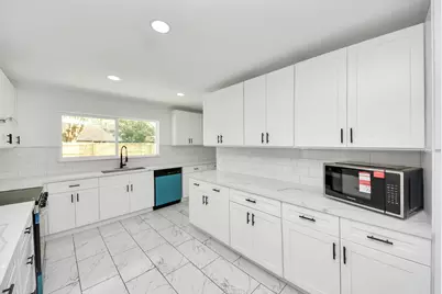 1418 San Sebastian Lane, Nassau Bay, TX 77058 - Photo 11