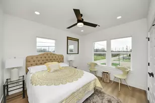 8815 Edgar St, Houston, TX 77051 - Photo 39