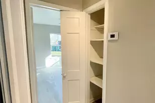 5220 E Parkway Dr, Beaumont, TX 77705 - Photo 5