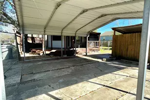 5220 E Parkway Dr, Beaumont, TX 77705 - Photo 9