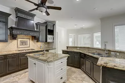 6007 Newcastle Street, Bellaire, TX 77401 - Photo 17
