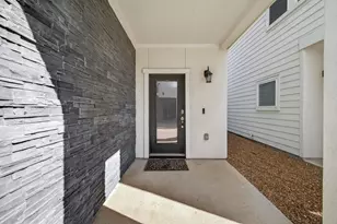 2010 St Charles St, Houston, TX 77003 - Photo 3