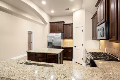 110 Logan Pass Court, Montgomery, TX 77316 - Photo 15