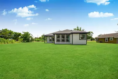 925 1st Street, Hempstead, TX 77445 - Photo 33