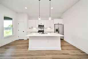 925 1st St, Hempstead, TX 77445 - Photo 9