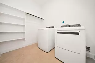 925 1st St, Hempstead, TX 77445 - Photo 23
