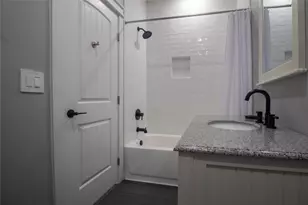 1040 Johnson Rd, Gilchrist, TX 77617 - Photo 27