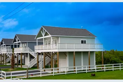 1040 Johnson Road, Gilchrist, TX 77617 - Photo 45