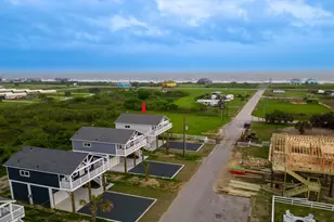 1040 Johnson Rd, Gilchrist, TX 77617 - Photo 9