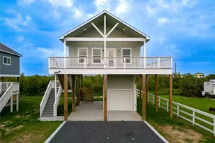 1040 Johnson Rd, Gilchrist, TX 77617 - Photo 1