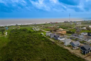 1040 Johnson Rd, Gilchrist, TX 77617 - Photo 47