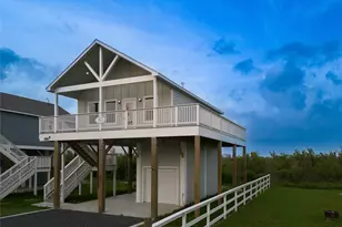 1040 Johnson Rd, Gilchrist, TX 77617 - Photo 7