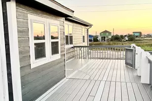 1256 E Canal Dr, Crystal Beach, TX 77650 - Photo 11