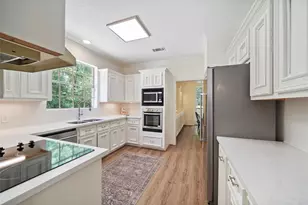 719 Somerset St, Conroe, TX 77302 - Photo 15