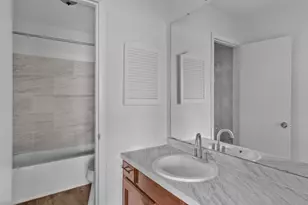 7860 Green Lawn Dr, Houston, TX 77088 - Photo 19