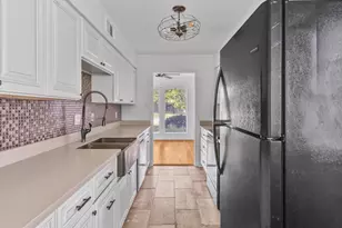7860 Green Lawn Dr, Houston, TX 77088 - Photo 9