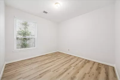 5810 Brook Bend Drive, Sugar Land, TX 77479 - Photo 13