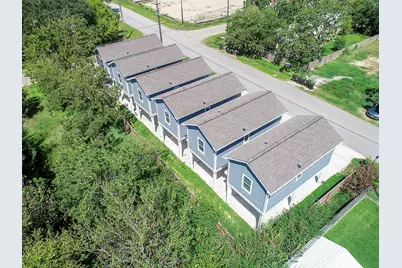 203 6th St #D, San Leon, TX 77539 - Photo 3