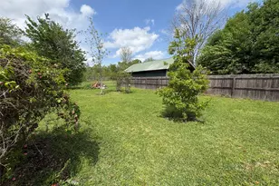 805 Beauty St, Dayton, TX 77535 - Photo 21