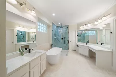 2 N Chantsong Circle, The Woodlands, TX 77382 - Photo 21
