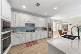 2 N Chantsong Cir, The Woodlands, TX 77382 - Photo 13