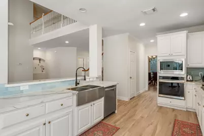 2 N Chantsong Circle, The Woodlands, TX 77382 - Photo 9