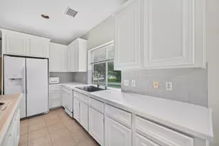 1727 Emma Cove Ct, Sugar Land, TX 77479 - Photo 9